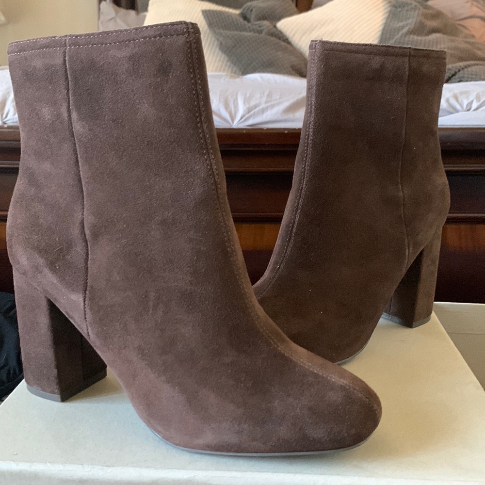 Suede Sloane Seamed Boot - Chocolate